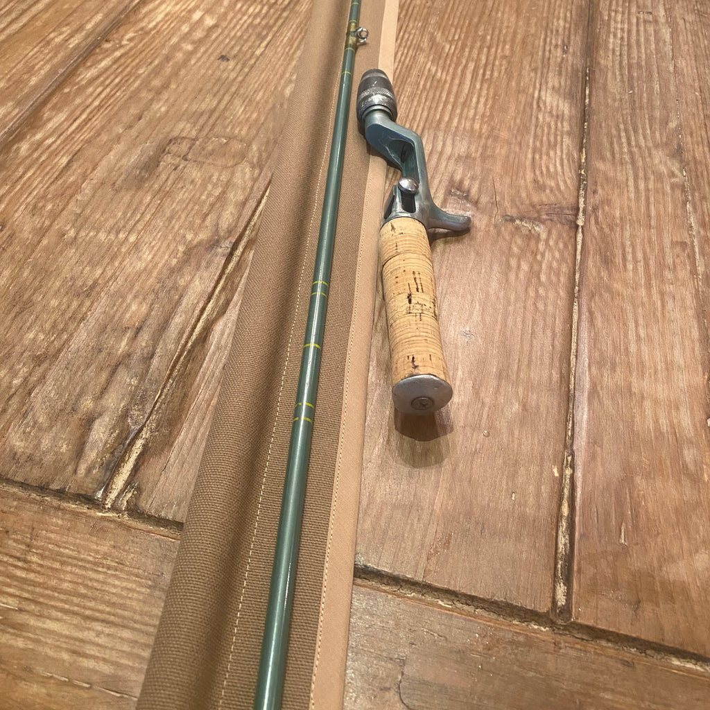 True Temper Green Fiberglass Bait casting Rod